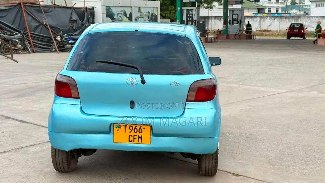 Toyota Vitz 2002 Blue
