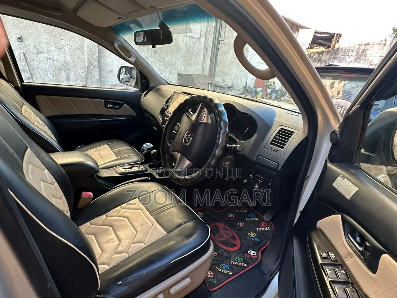 Toyota Fortuner 2015 Gold