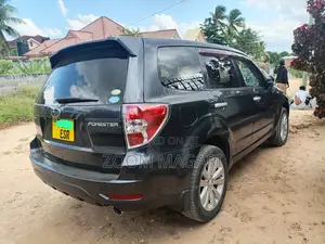 Subaru Forester 2010 Black