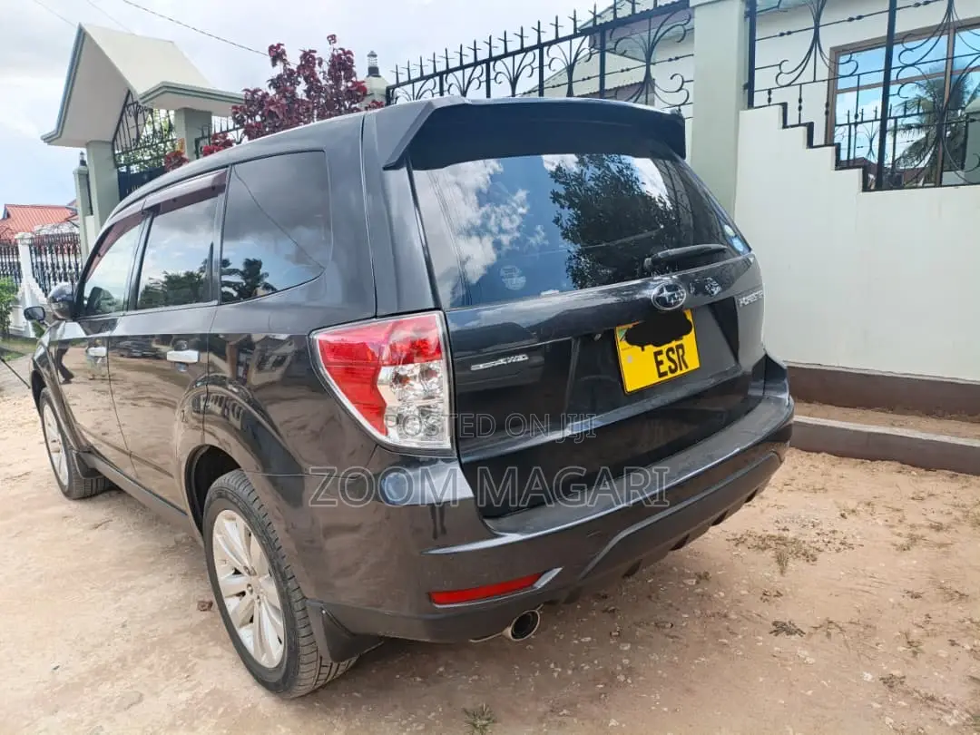 Subaru Forester 2010 Black