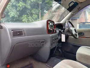 Toyota Noah 2002 Silver