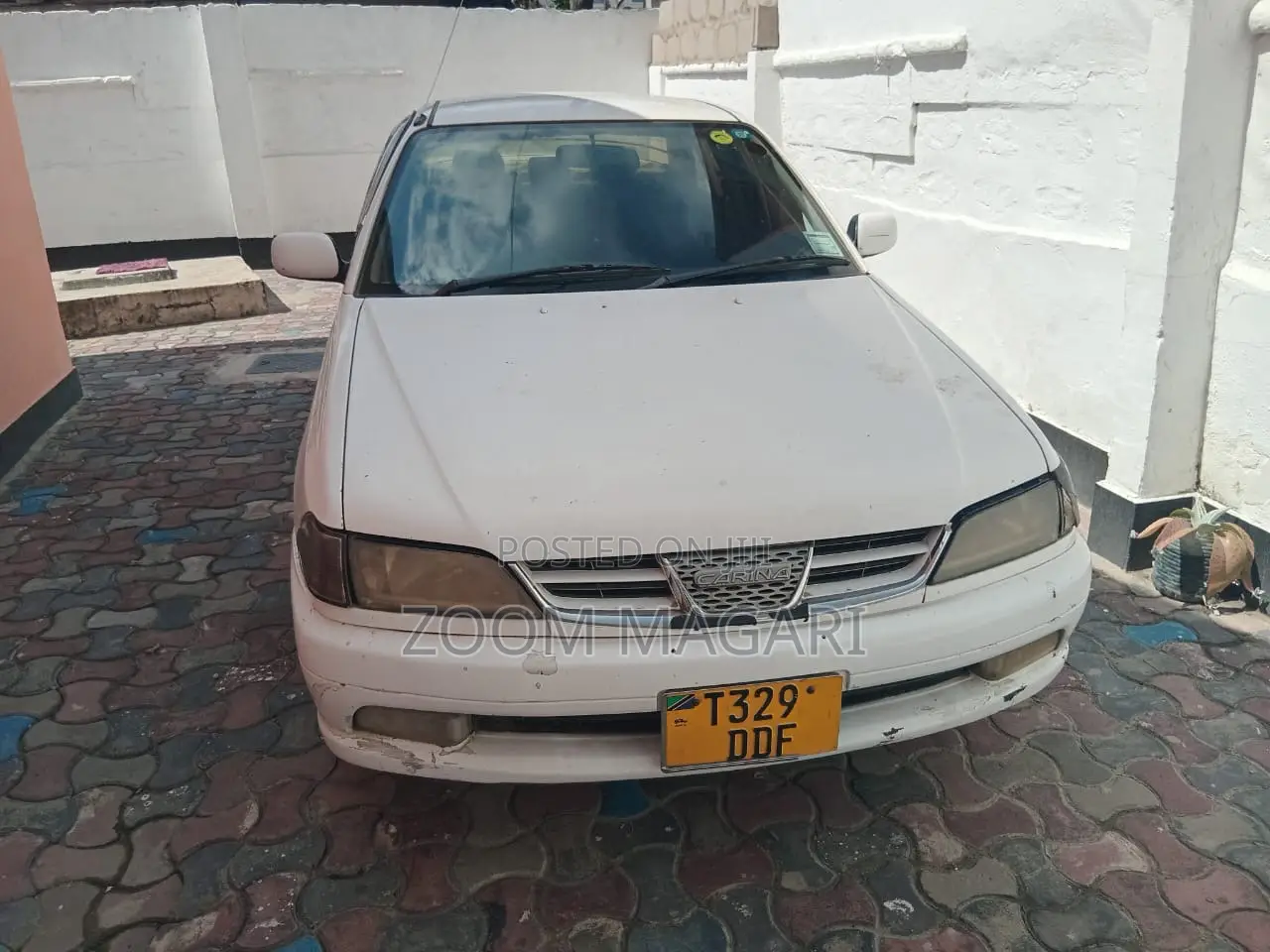 Toyota Carina 2000 White