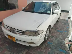 Toyota Carina 2000 White