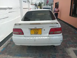 Toyota Carina 2000 White