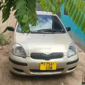 Toyota Vitz 2002 Gold