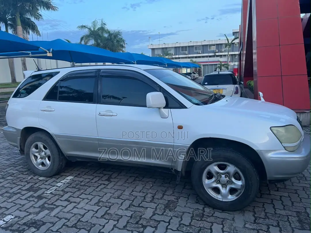 Toyota Harrier 2005 White