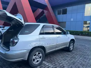 Toyota Harrier 2005 White