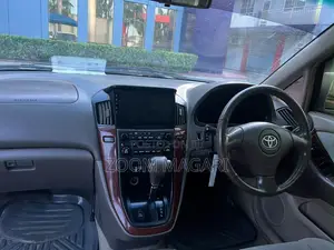 Toyota Harrier 2005 White