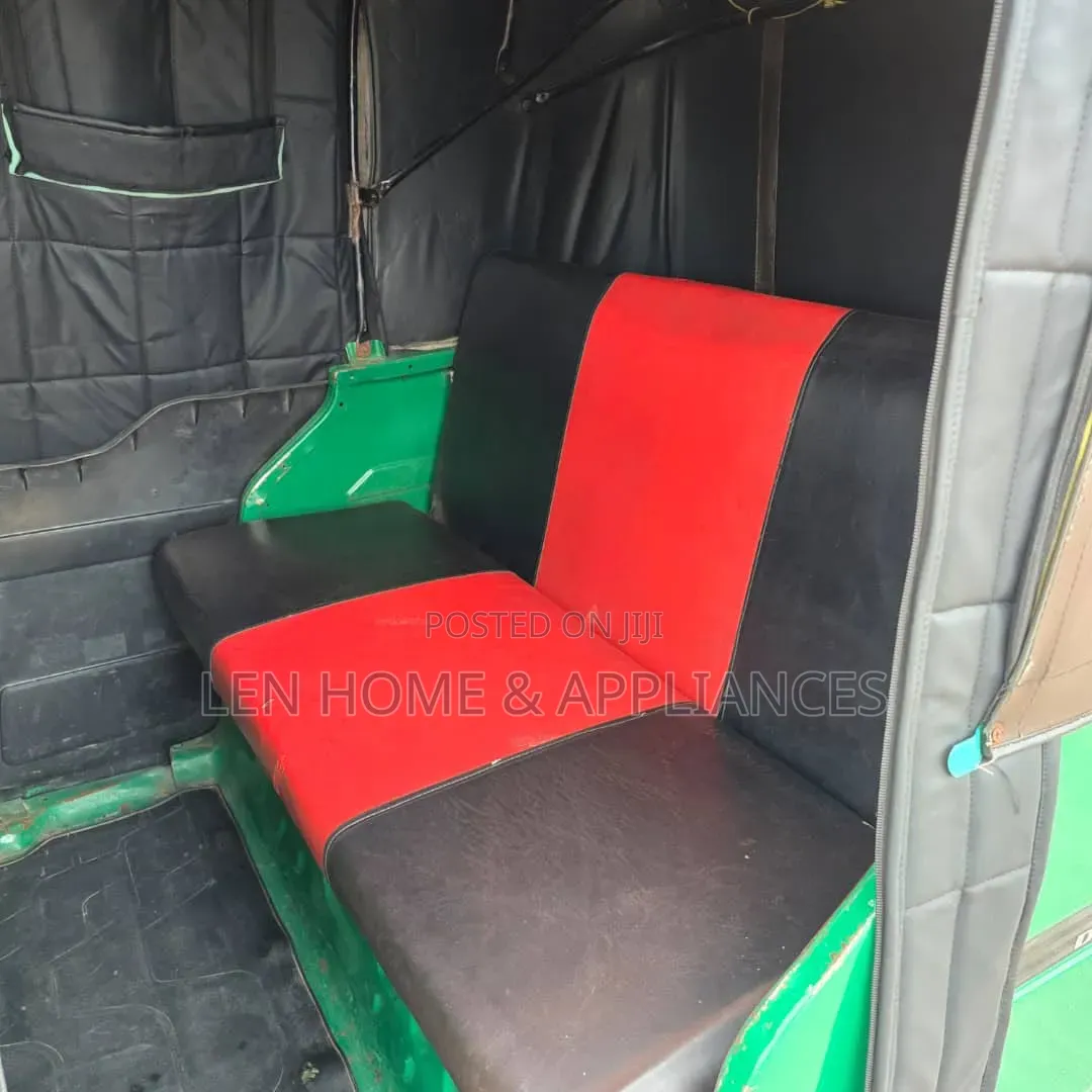 Bajaj RE 2021 Green