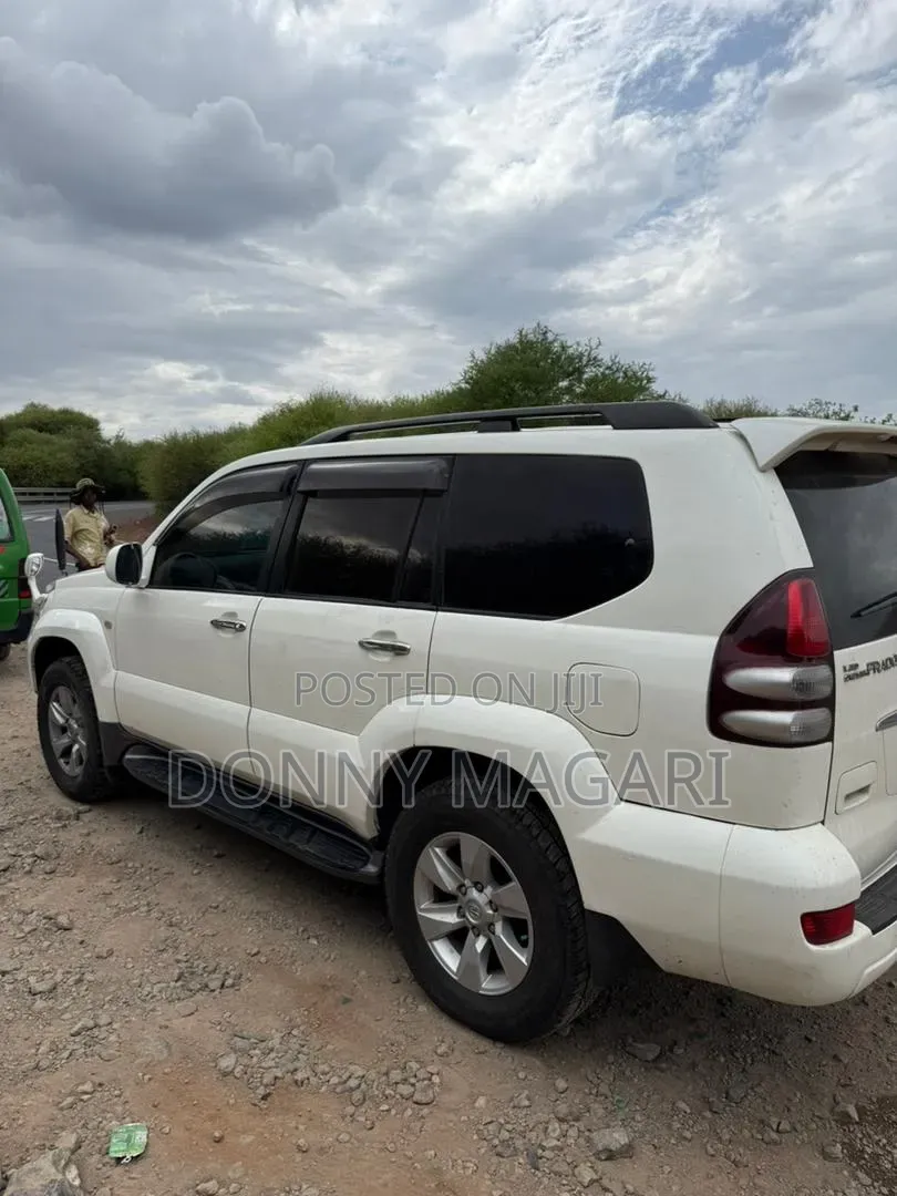 Toyota Land Cruiser Prado 2007 White