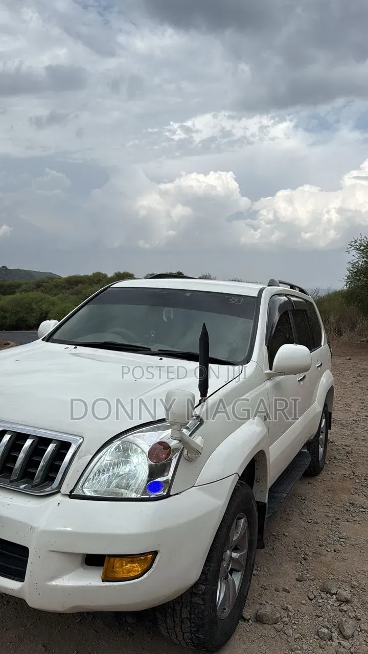 Toyota Land Cruiser Prado 2007 White