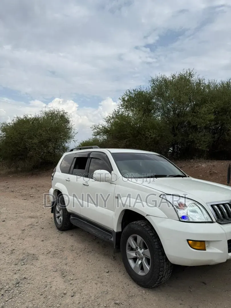 Toyota Land Cruiser Prado 2007 White