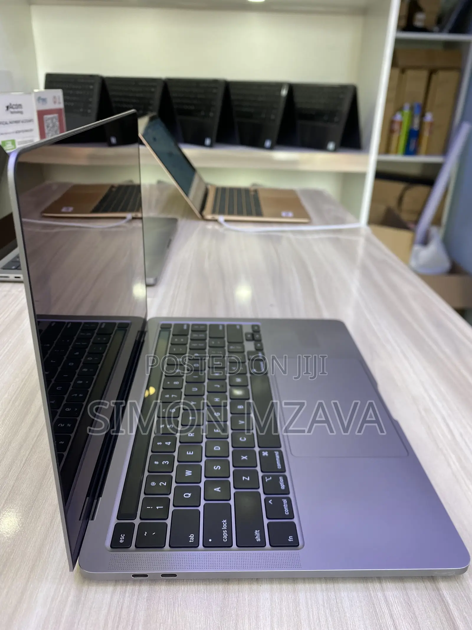 Laptop Apple MacBook Pro 2020 16GB Intel Core i5 SSD 512GB