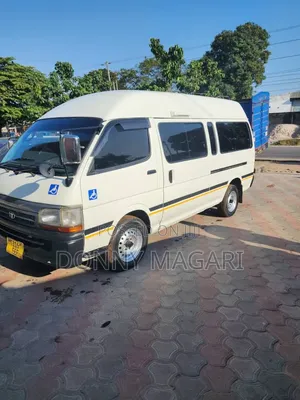 Toyota HiAce 2005 White