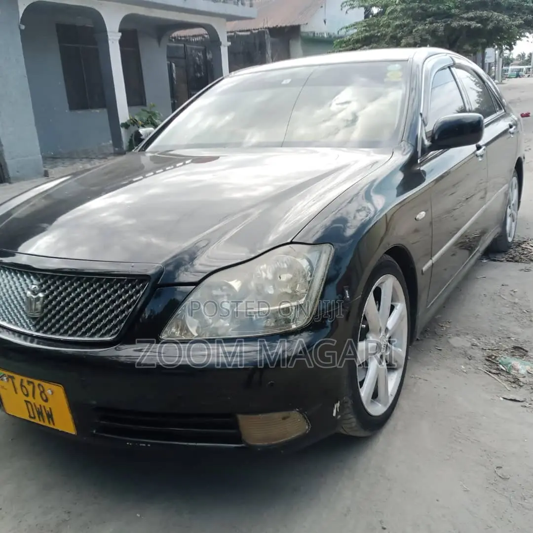 Toyota Crown Royale 2005 Black