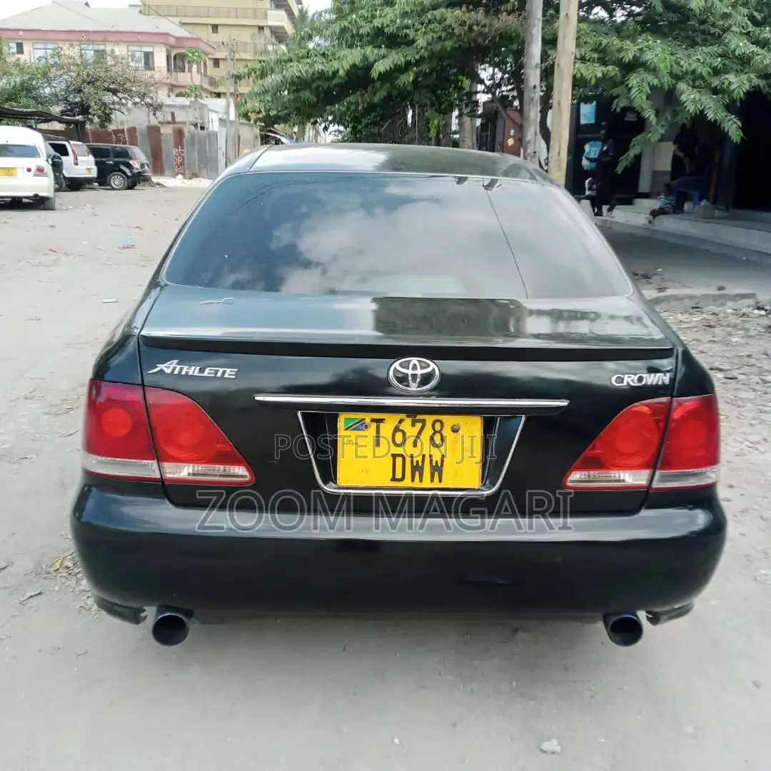 Toyota Crown Royale 2005 Black