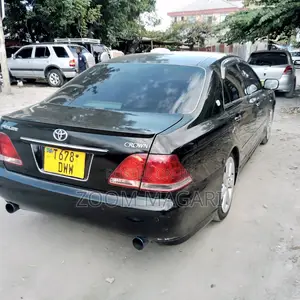 Toyota Crown Royale 2005 Black