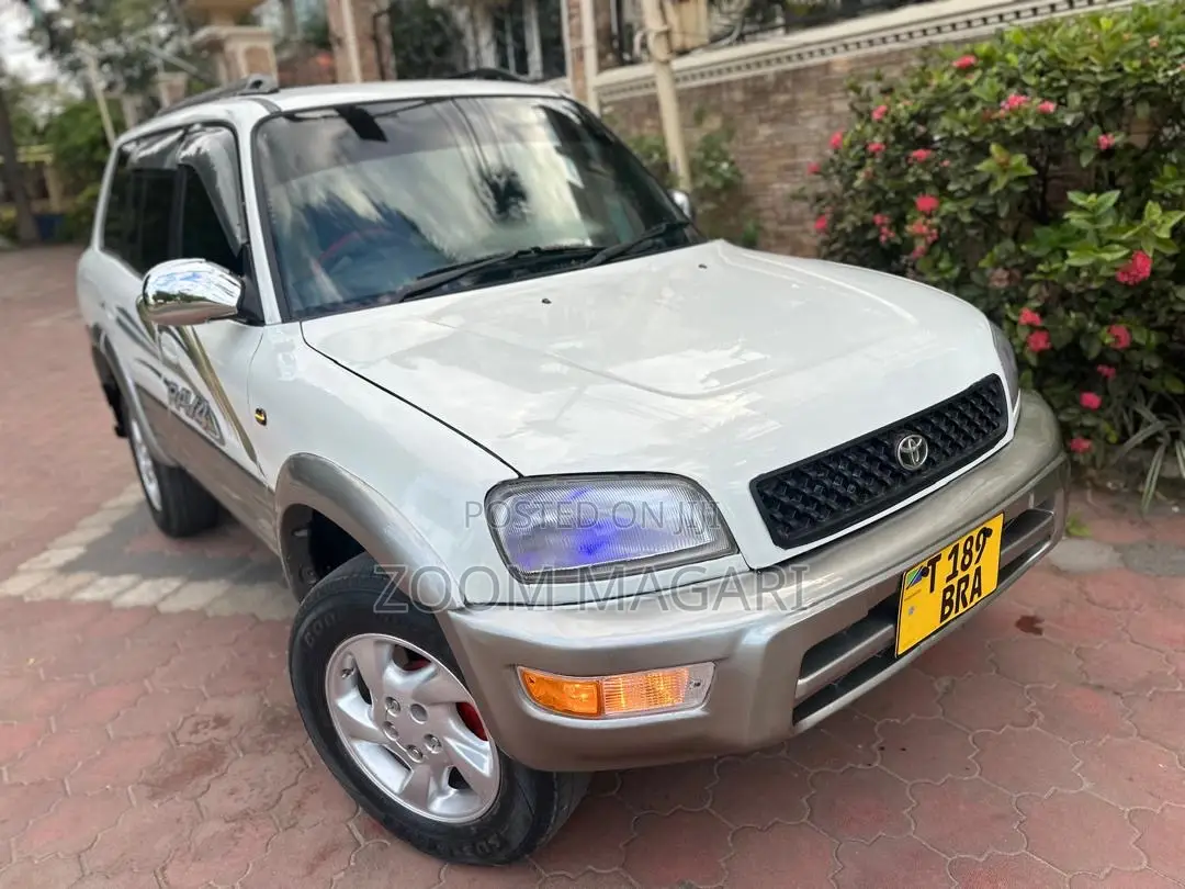 Toyota RAV4 Cabriolet 1998 Gold