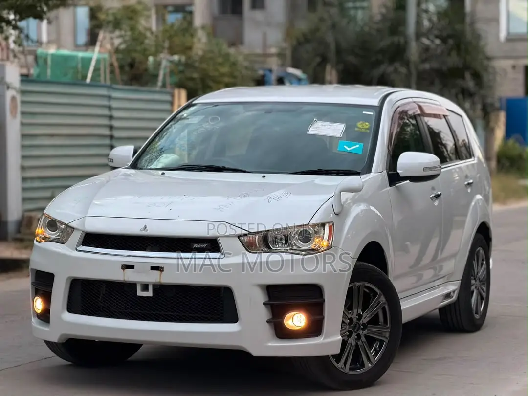 Mitsubishi Outlander 2010 White