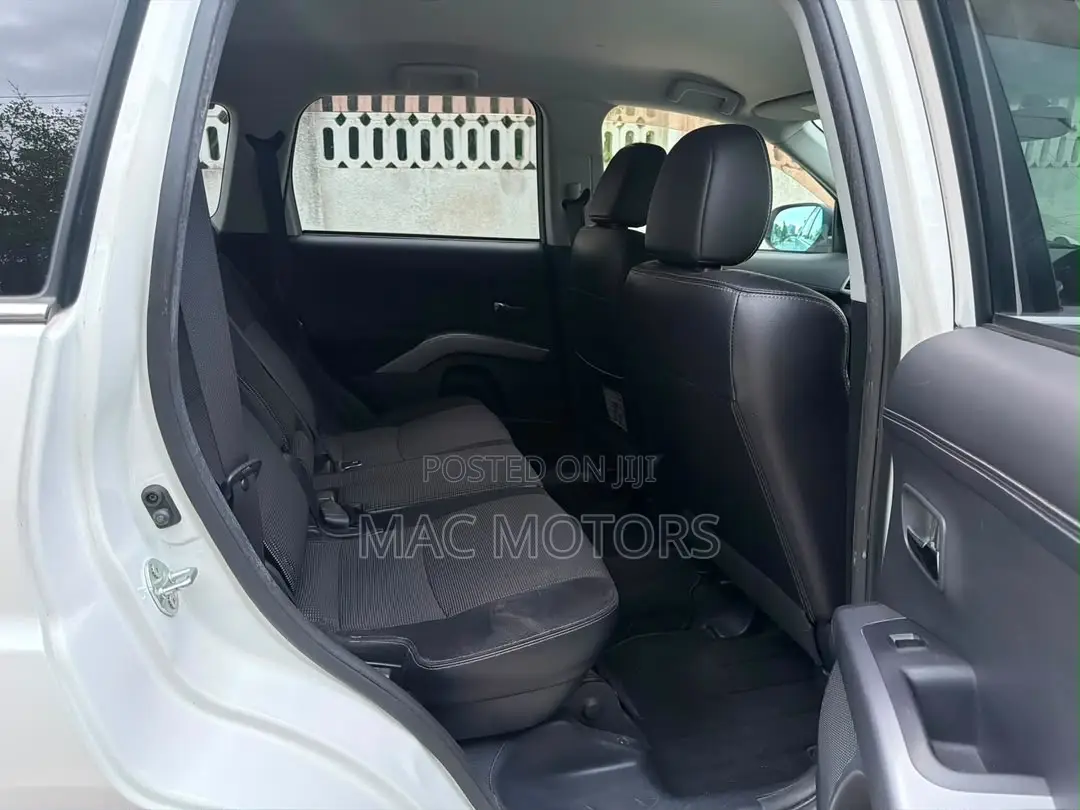 Mitsubishi Outlander 2010 White