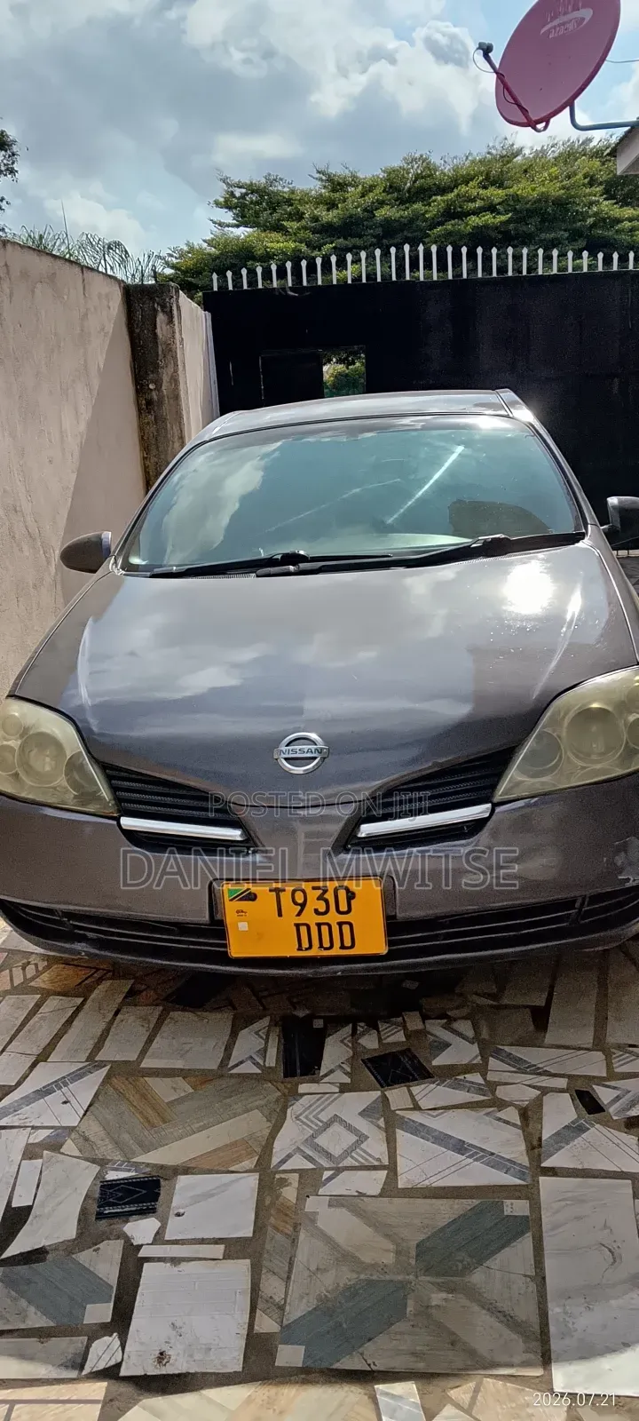 Nissan Primera 2002 Gray