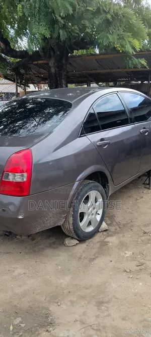 Nissan Primera 2002 Gray
