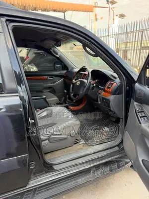Toyota Land Cruiser Prado 2006 Black