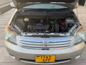 Toyota Raum 2004 Silver