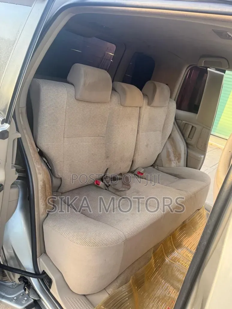 Toyota Raum 2004 Silver