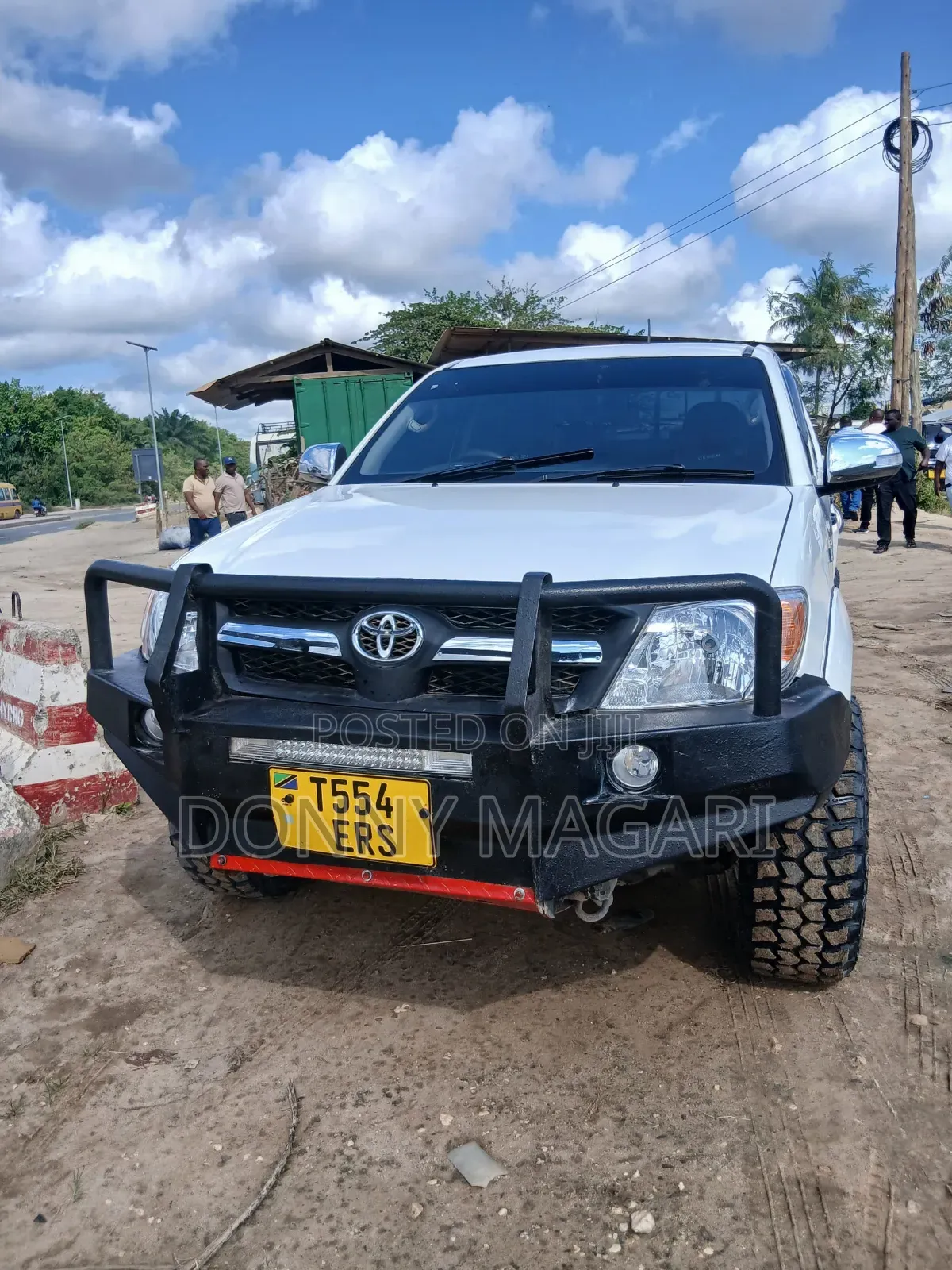 Toyota Hilux 2011 White