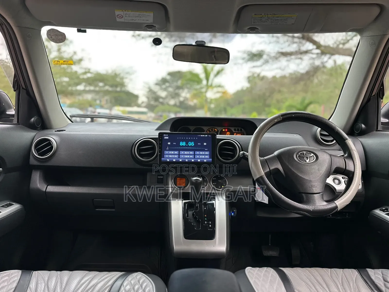 Toyota Corolla Rumion 2010 Maroon