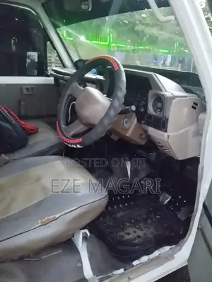 Toyota Land Cruiser 1996 White