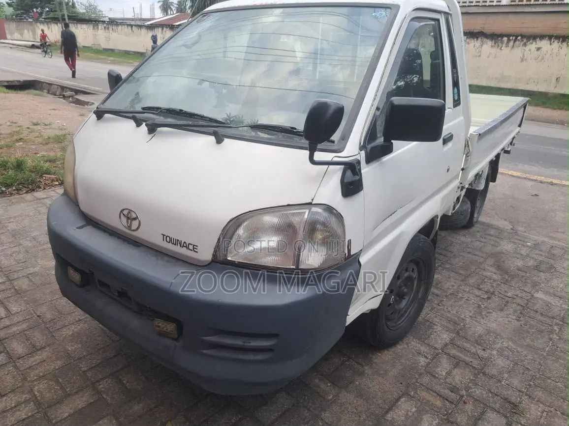 Toyota TownAce 1999 White