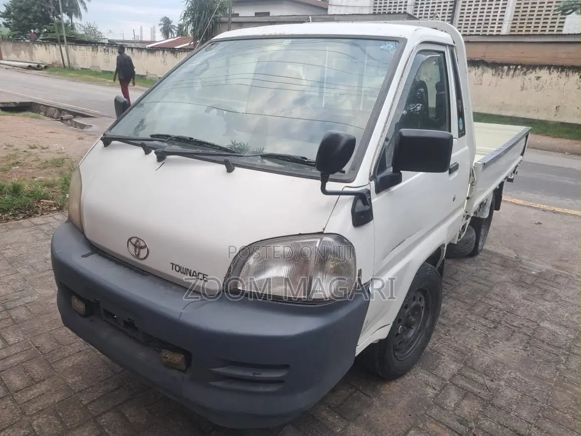 Toyota TownAce 1999 White