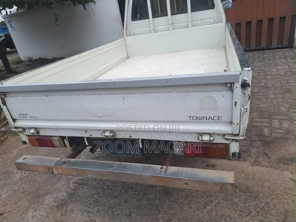 Toyota TownAce 1999 White