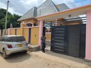 Furnished 3bdrm House in Biriani Real Estate, Chamazi for sale