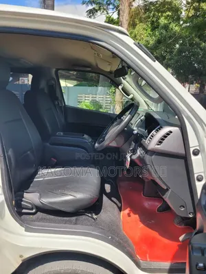 Toyota Quantum 2010 White
