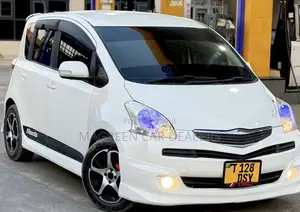 Toyota Ractis 2006 White