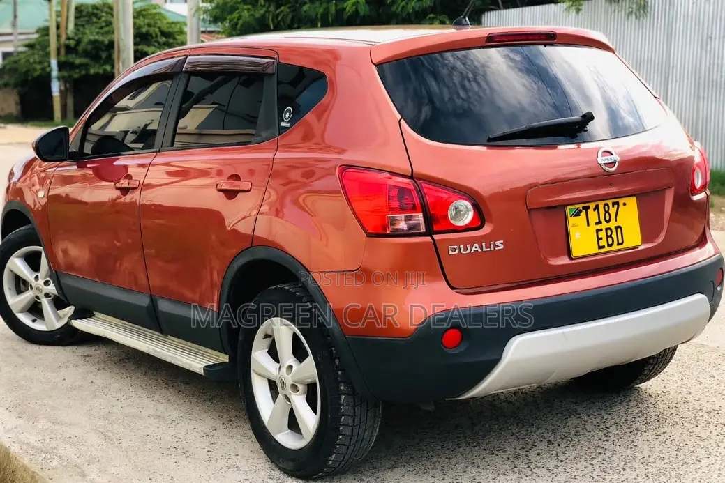 Nissan Dualis 2011 Maroon