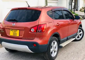 Nissan Dualis 2011 Maroon