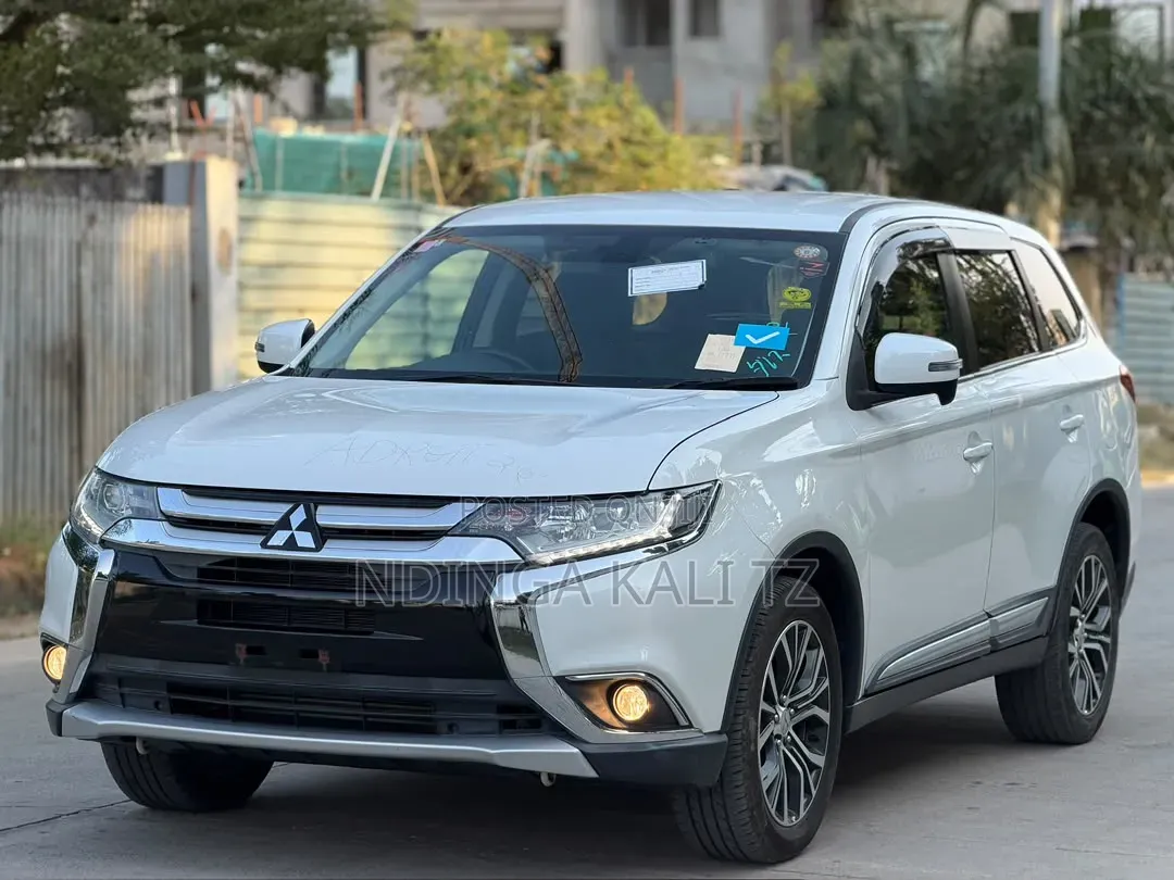 Mitsubishi Outlander 2016 White