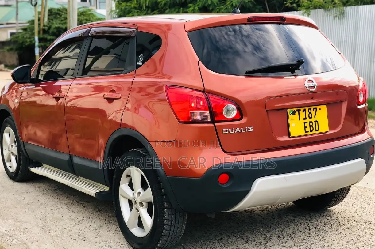 Nissan Dualis 2011 Maroon