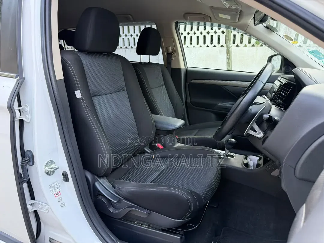 Mitsubishi Outlander 2016 White