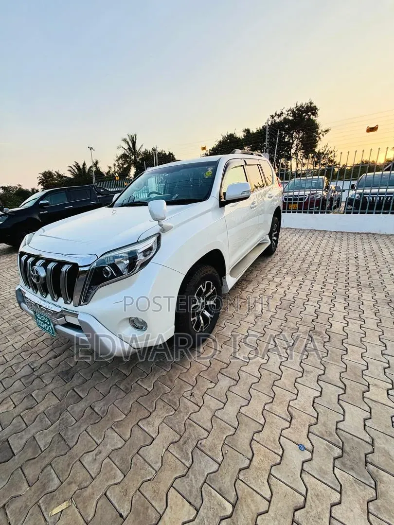 Toyota Land Cruiser Prado 2017 Pearl
