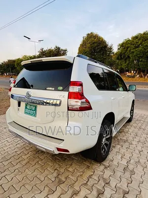Toyota Land Cruiser Prado 2017 Pearl