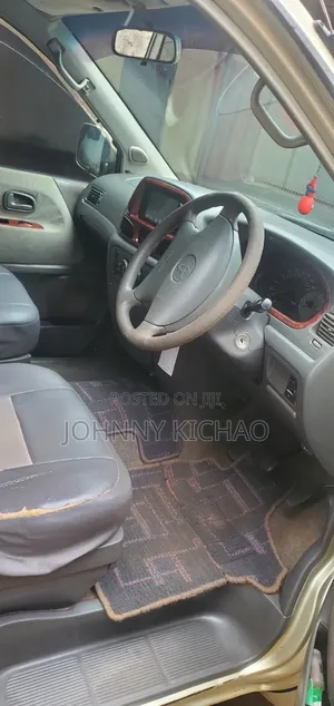 Toyota TownAce Noah 2001 Gold
