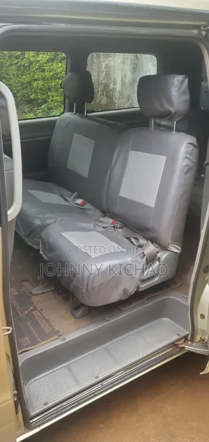 Toyota TownAce Noah 2001 Gold