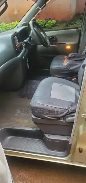Toyota TownAce Noah 2001 Gold