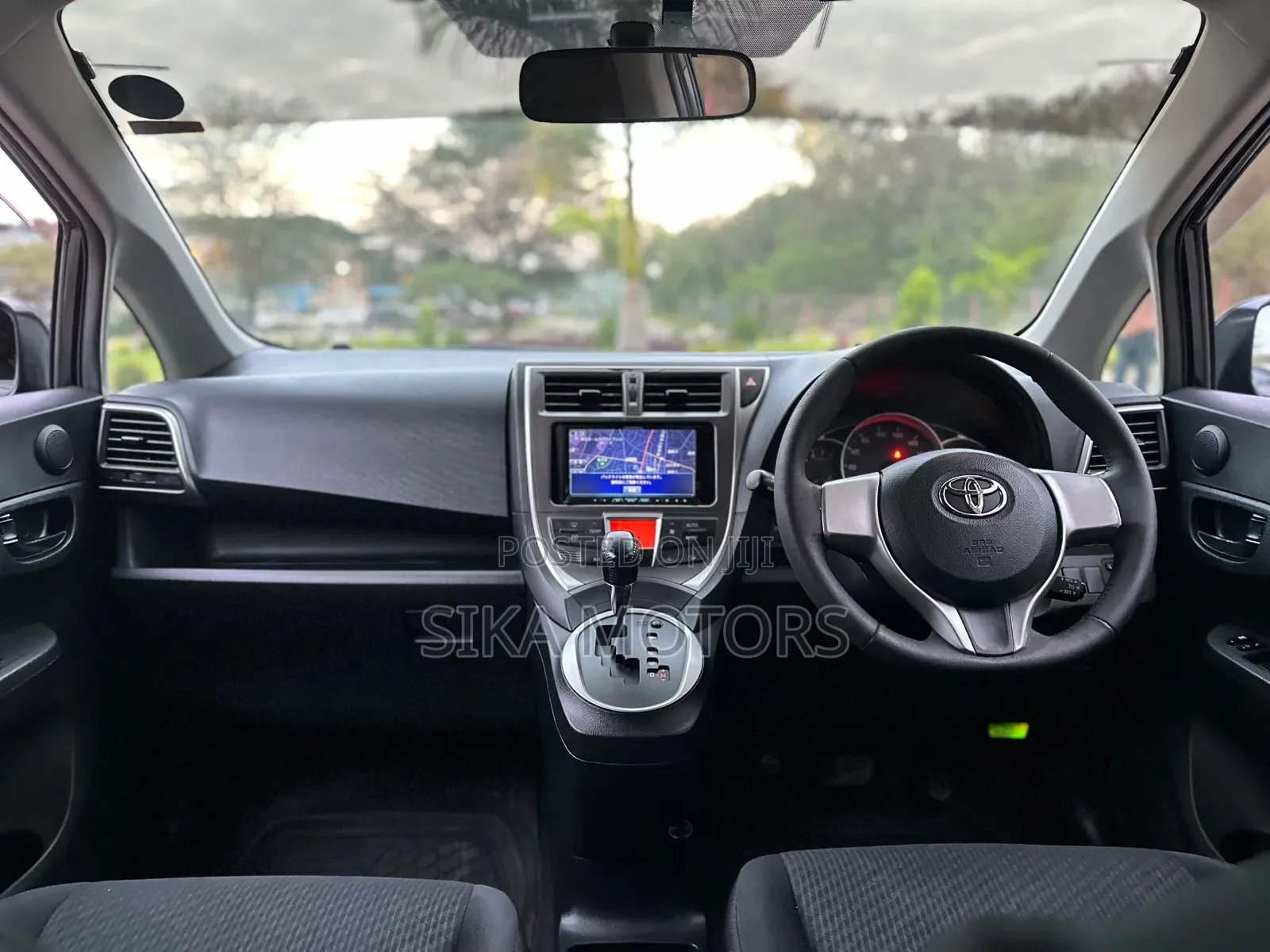 Toyota Ractis 2011 Black