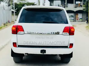 Toyota Land Cruiser 4.5 V8 VXR 2011 White